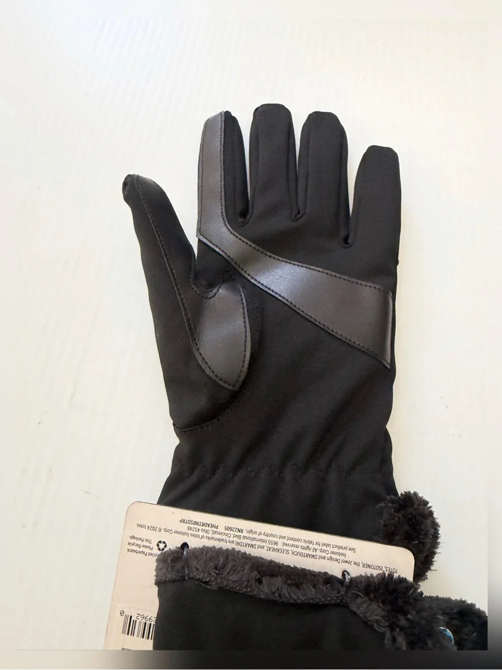 Isotoner Women’s Lined Spandex Water Repellent Gloves - L/XL